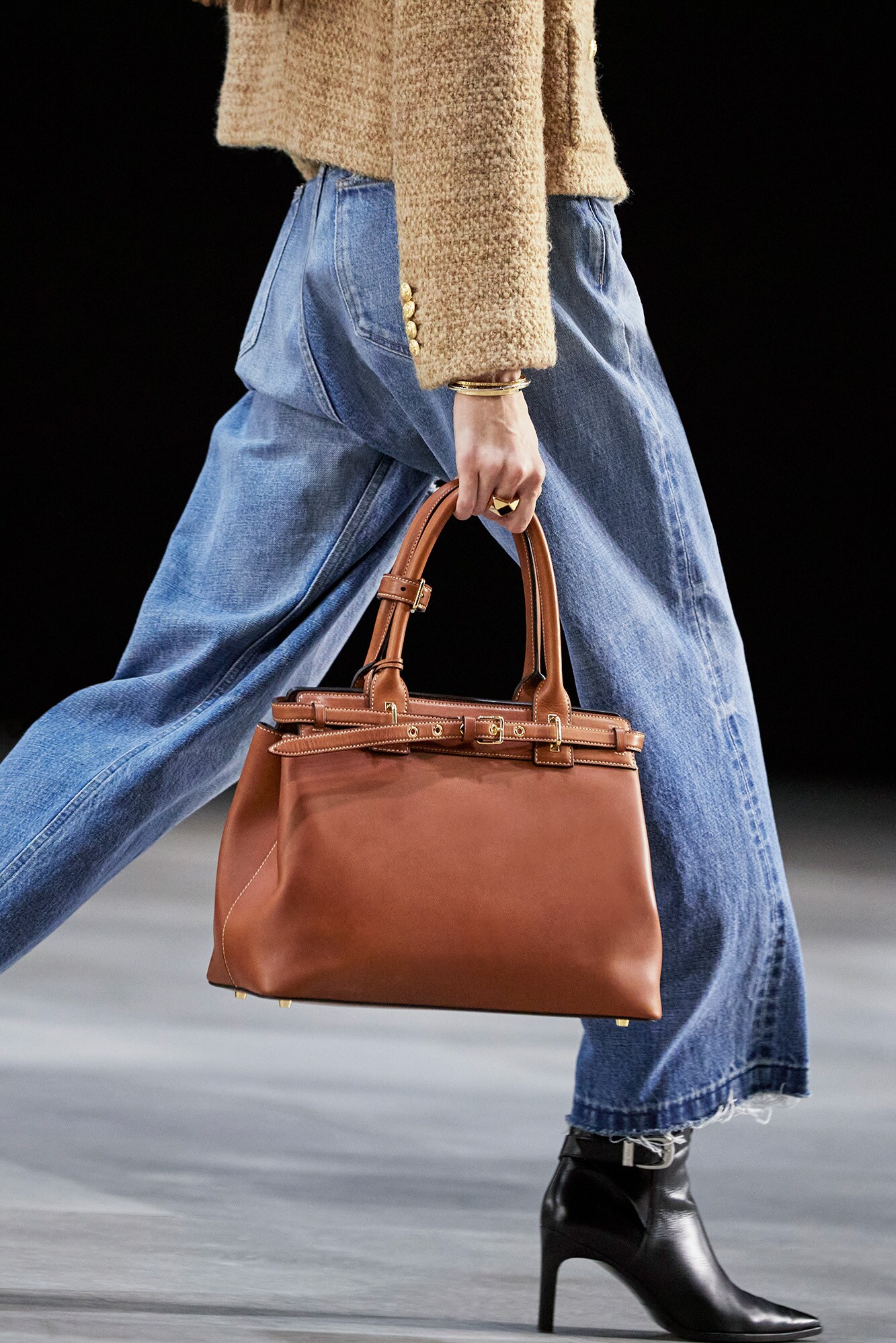 CELINE_WOMEN_WINTER22_23_03